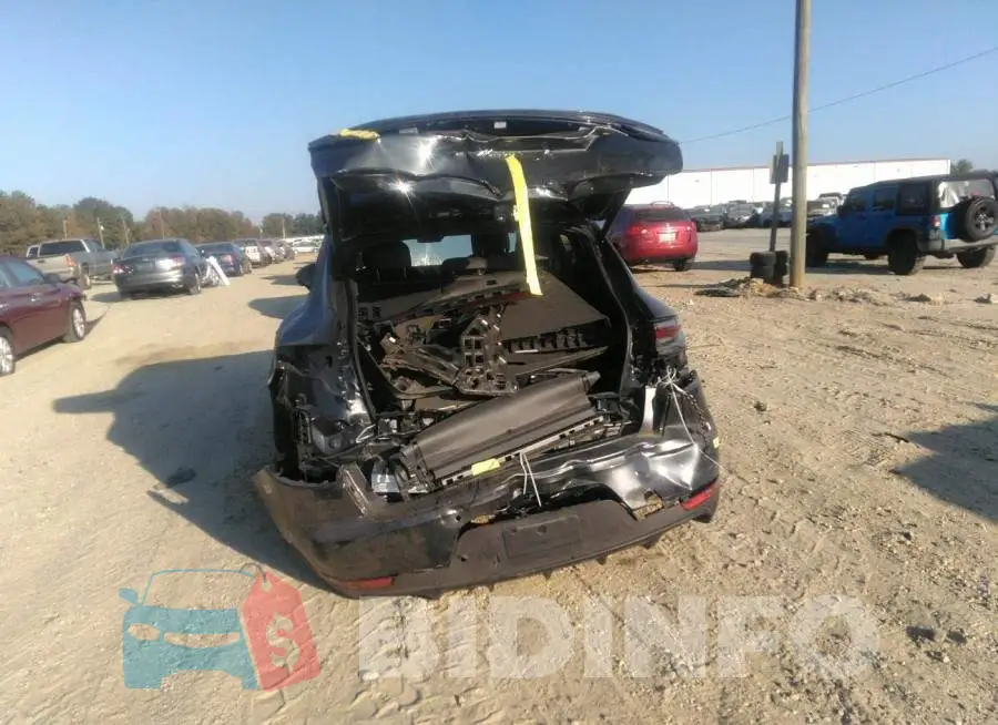 WP1AA2A53LLB06063 Photo# 6