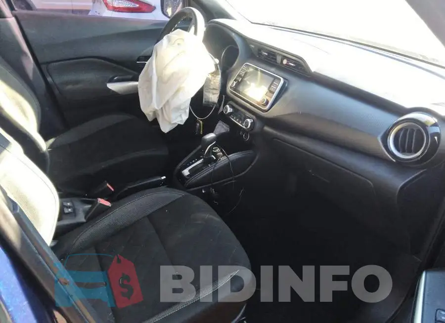 3N1CP5CU3KL504880 Photo# 5