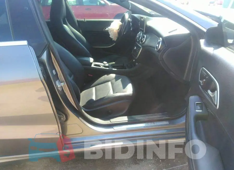 WDDSJ4EB2FN214433 Photo# 5