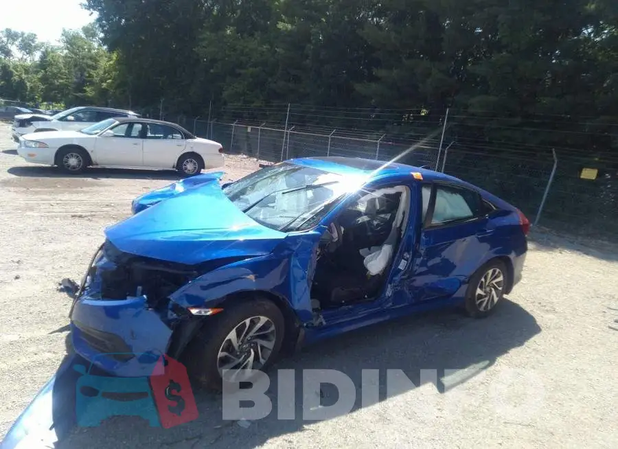 19XFC2F72HE029472 Photo# 2