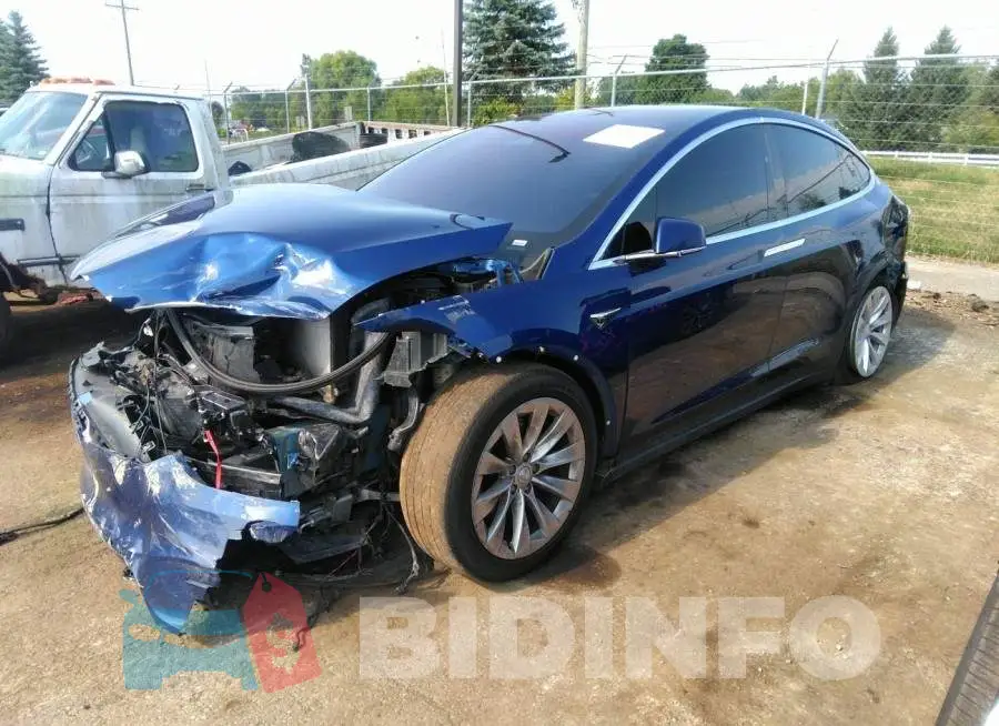 5YJXCBE22LF244329 Photo# 2