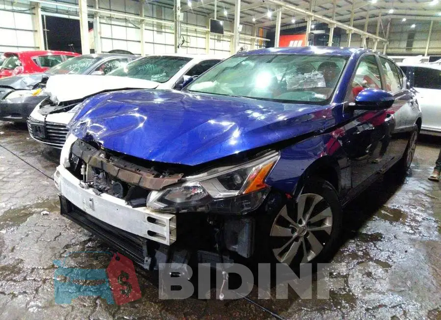 004BL4BV1KC130585 Photo# 2