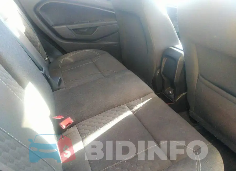 3FADP4EJXKM107388 Photo# 8