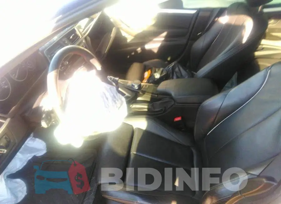 WBA8Z9C52JB220196 Photo# 5
