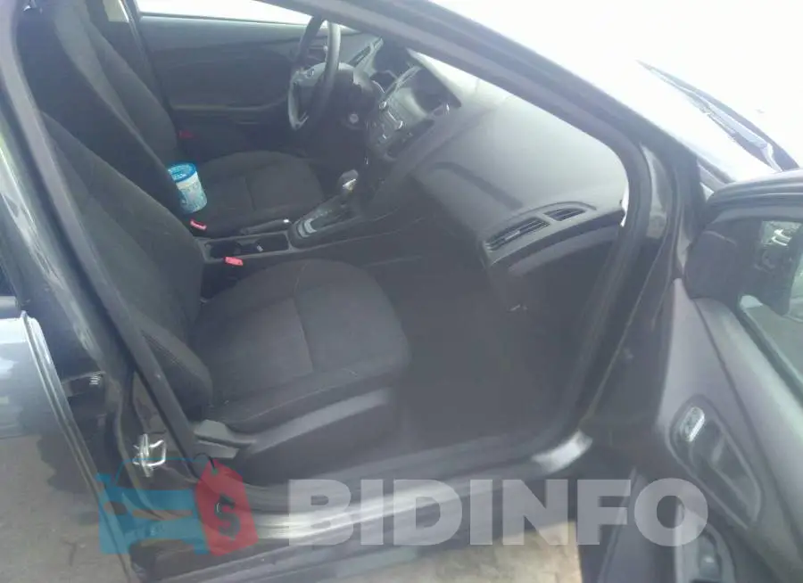 1FADP3E26JL299850 Photo# 5