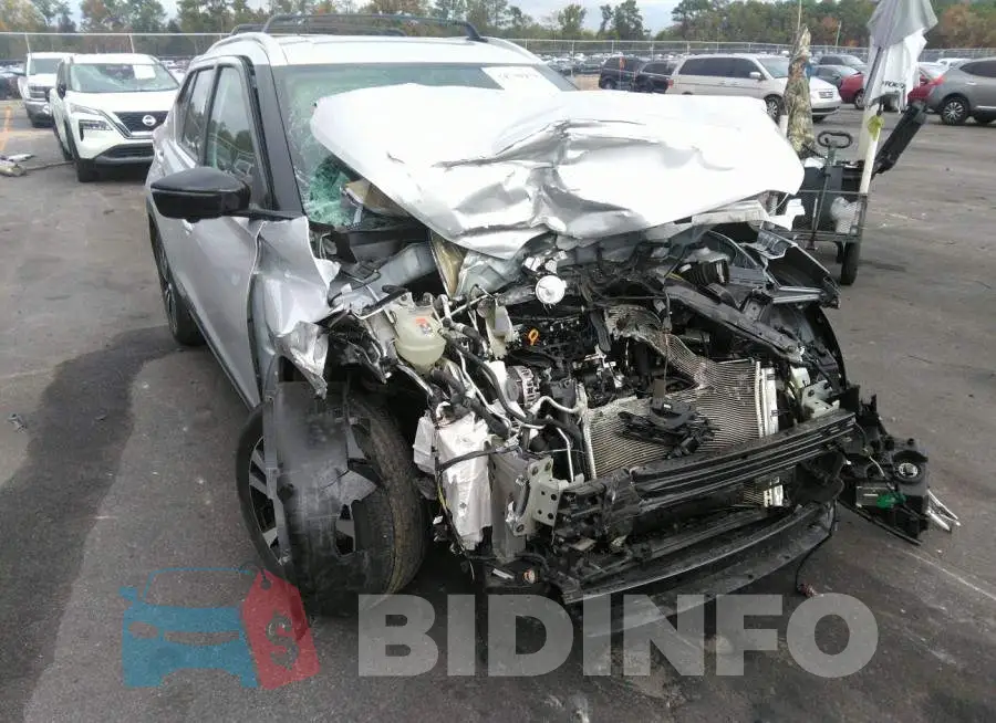 3N1CP5CU8JL522421 Photo# 6