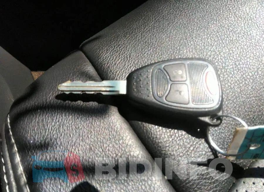 1C4NJDAB2FD393379 Photo# 11