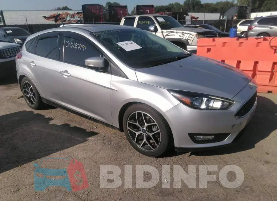 1FADP3M2XHL324809 Photo# 1