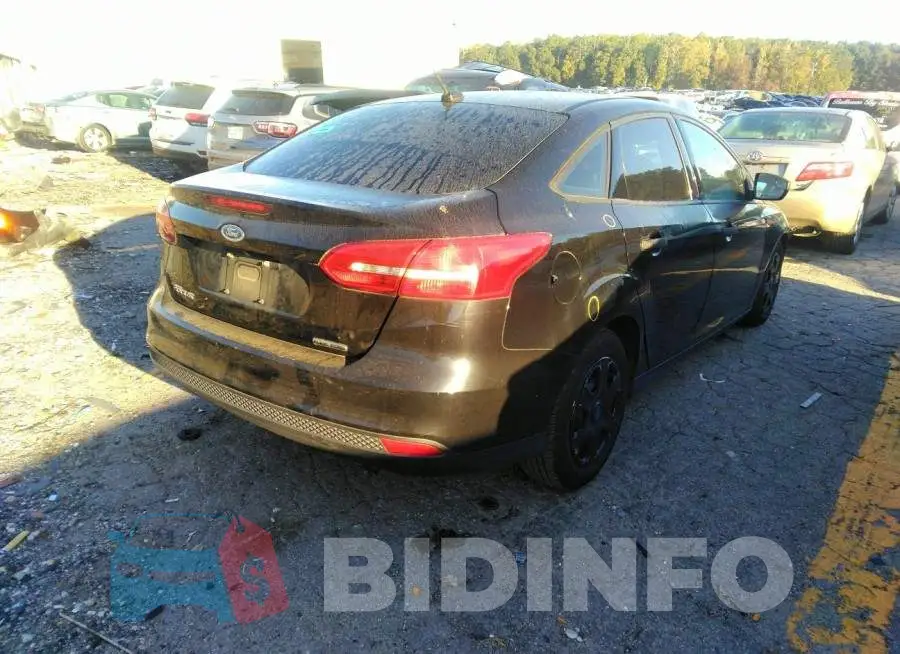 1FADP3E23GL379034 Photo# 4