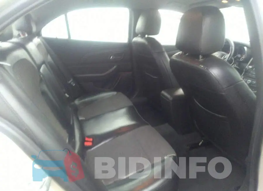 1G11D5SL2FF153426 Photo# 8