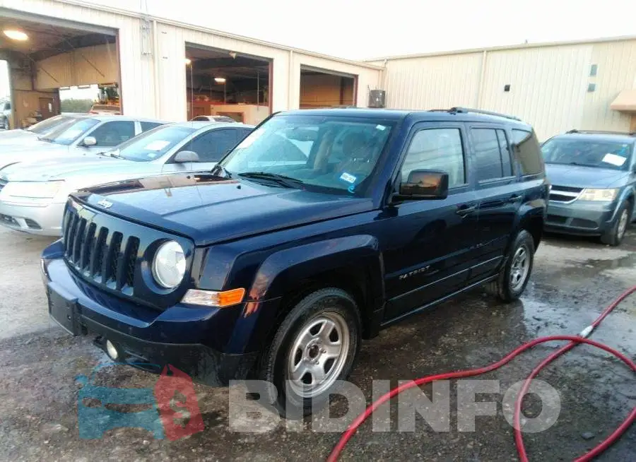 1C4NJPBB1FD186255 Photo# 2