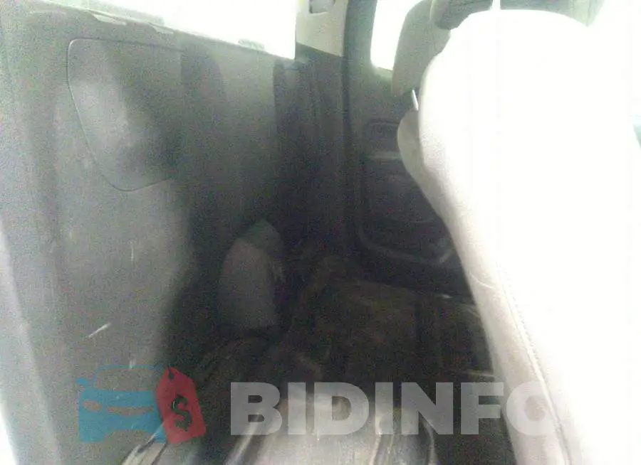 1GCHTBEA3H1327182 Photo# 8