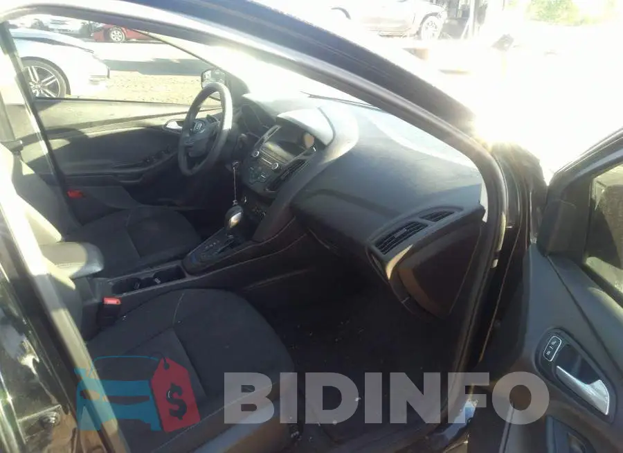 1FADP3F27JL303323 Photo# 5