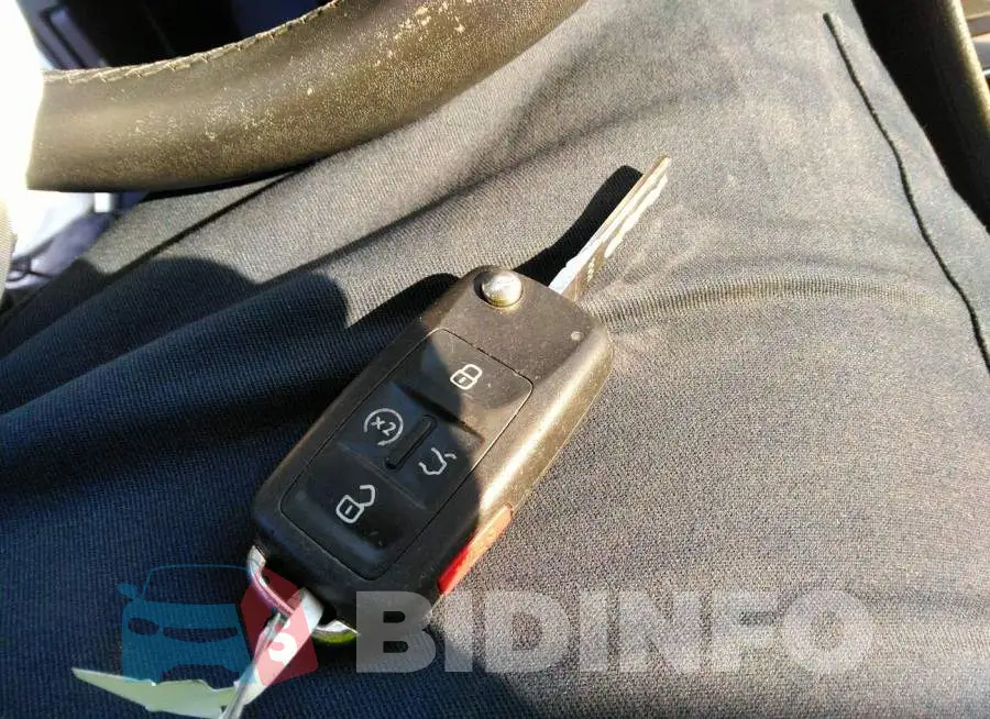 1VWSA7A32MC016824 Photo# 11