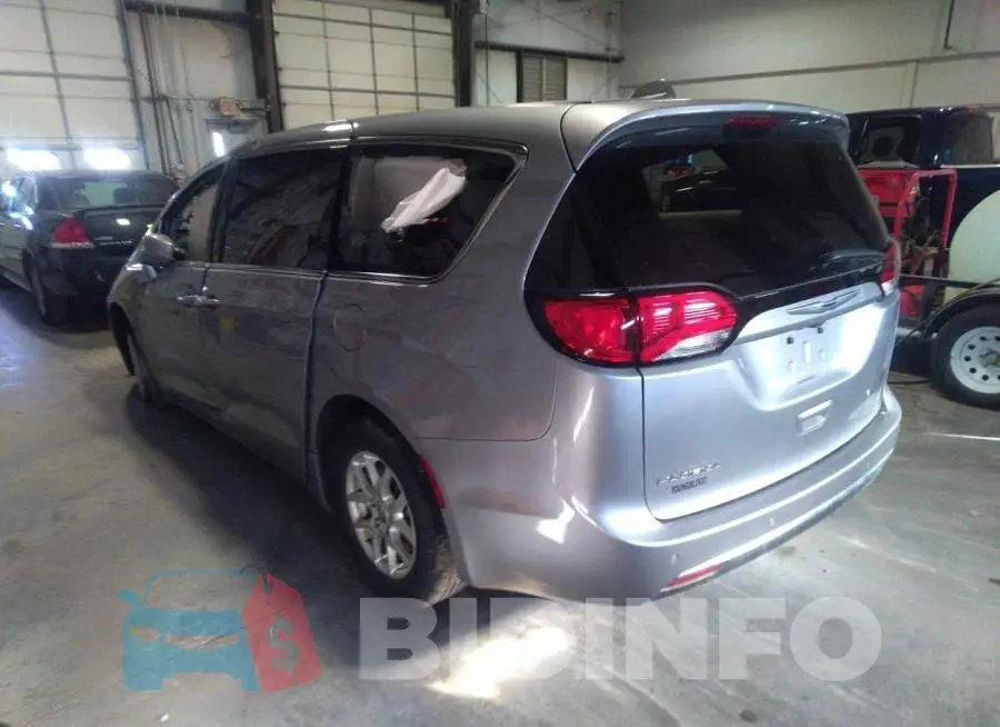 2C4RC1FG1LR136835 Photo# 3