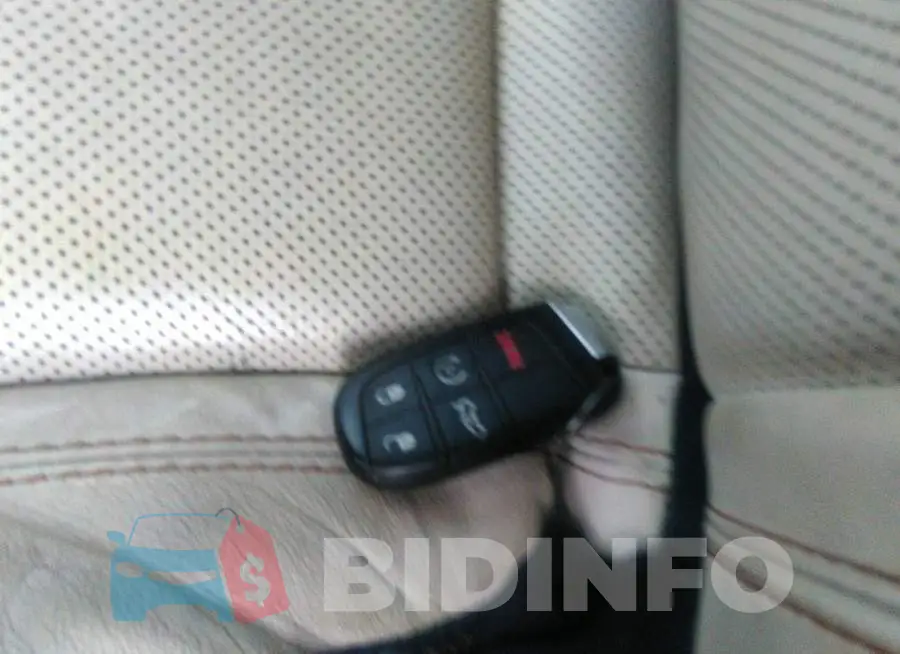 2C3CDXJG2FH898048 Photo# 11