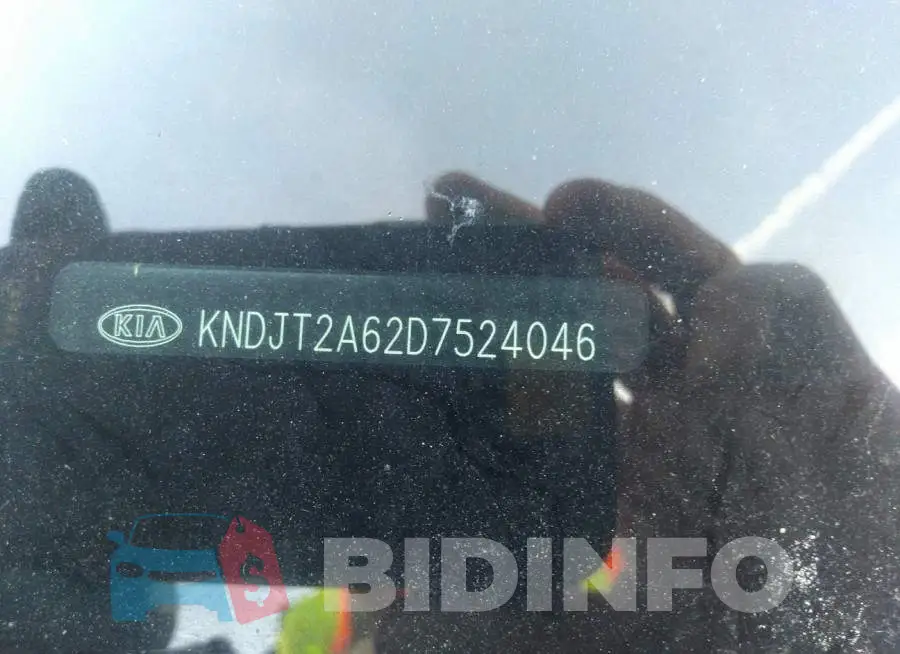 KNDJT2A62D7524046 Photo# 9