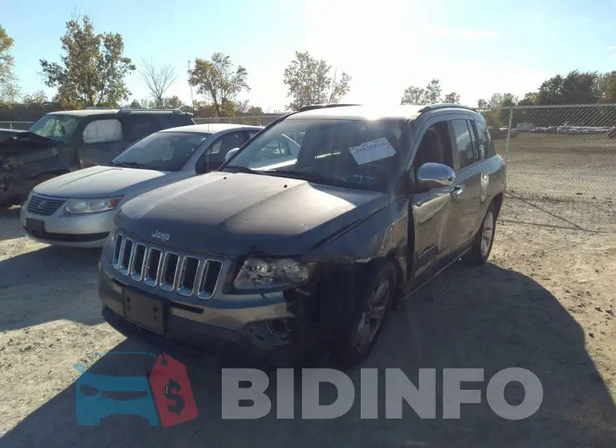 1C4NJCEB6CD567261 Photo# 2