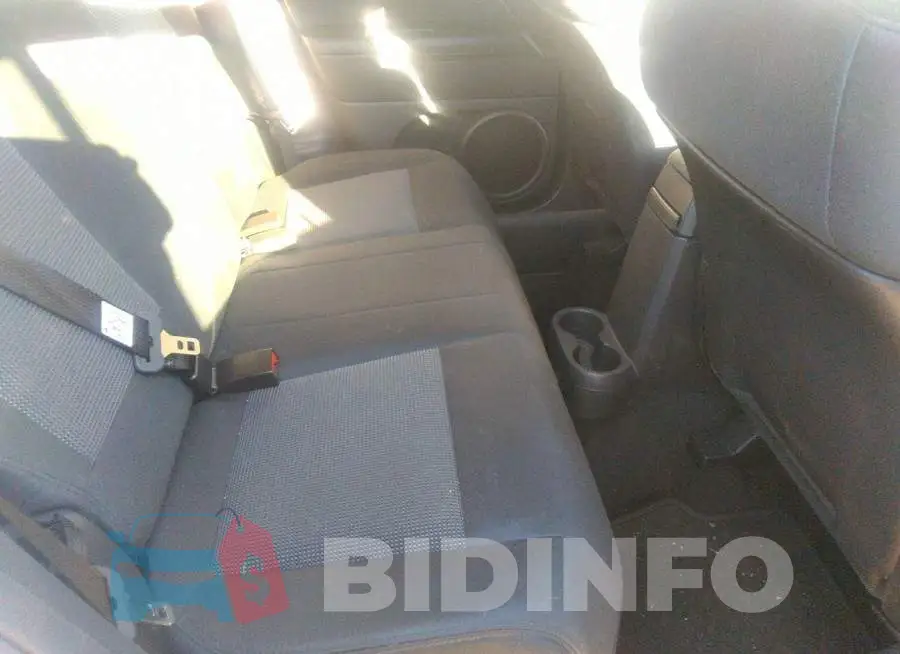 1C4NJDEB3CD638101 Photo# 8