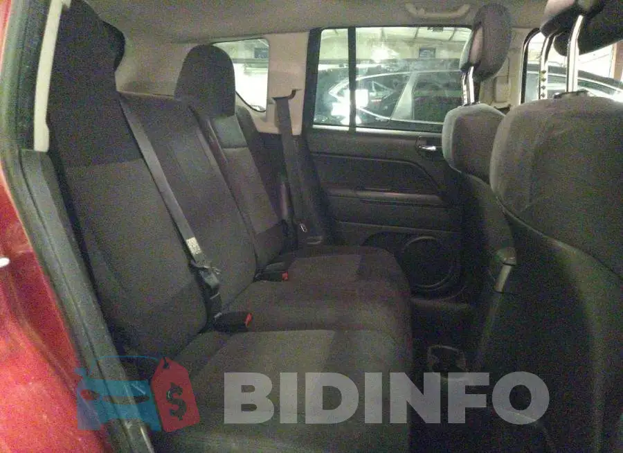 1C4NJDEB9CD598719 Photo# 8