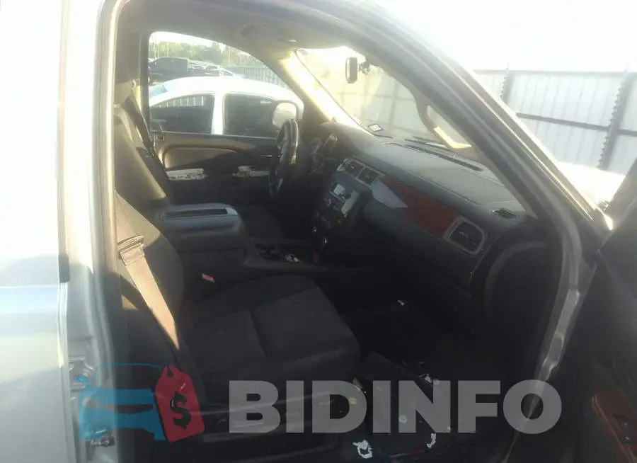 1GNSCHE06DR378615 Photo# 5