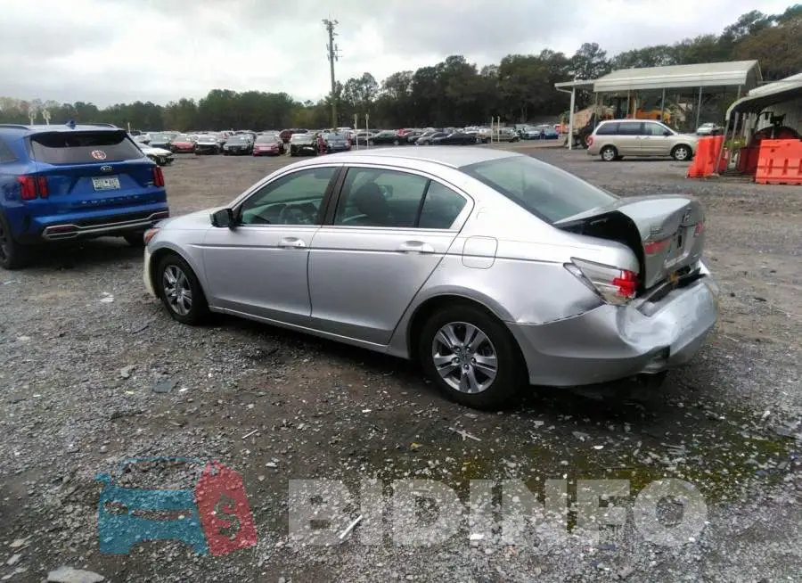 1HGCP2F65CA069928 Photo# 3