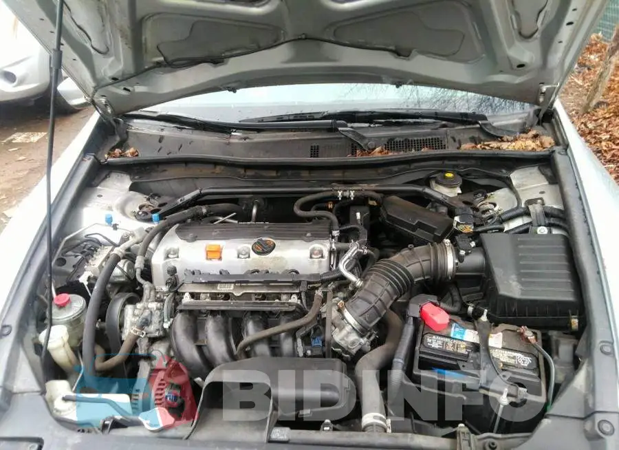 1HGCP2F83CA116164 Photo# 10