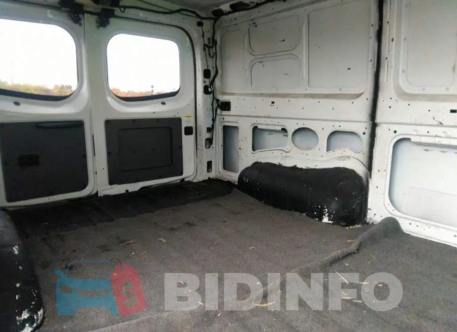 1N6BF0KM6CN111762 Photo# 8