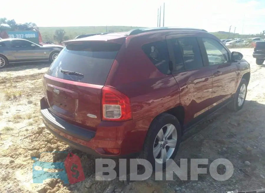 1C4NJDEB4CD599213 Photo# 4