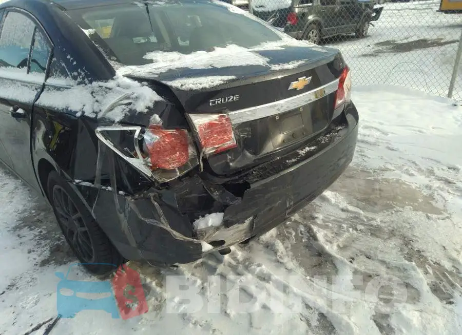 1G1PE5SB2D7125647 Photo# 6