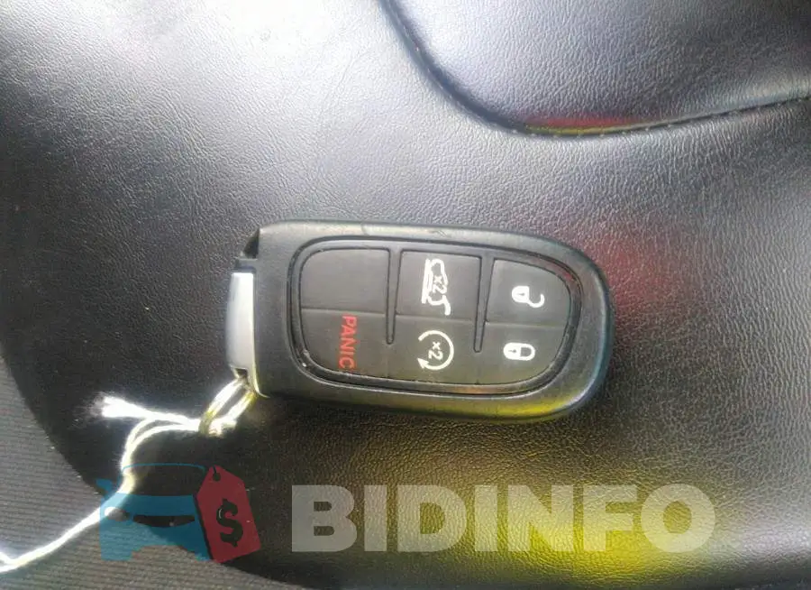 1C4PJMLBXKD400675 Photo# 11