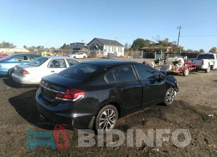 19XFB2F81FE015832 Photo# 4