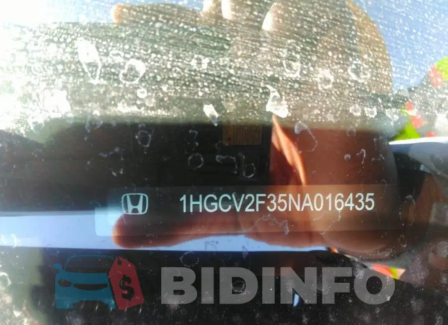 1HGCV2F35NA016435 Photo# 9