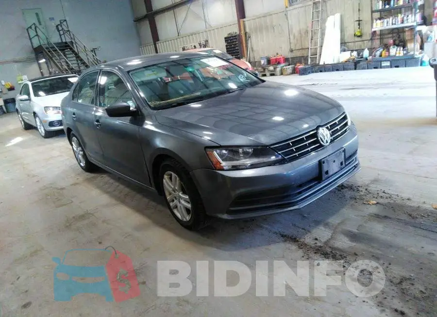 3VW2B7AJ7JM258935 Photo# 1