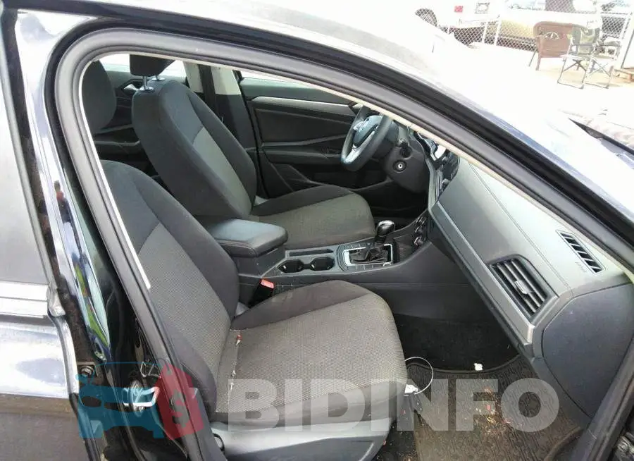 3VWC57BU6KM074155 Photo# 5