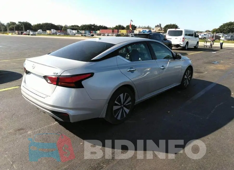 1N4BL4DVXNN308208 Photo# 4
