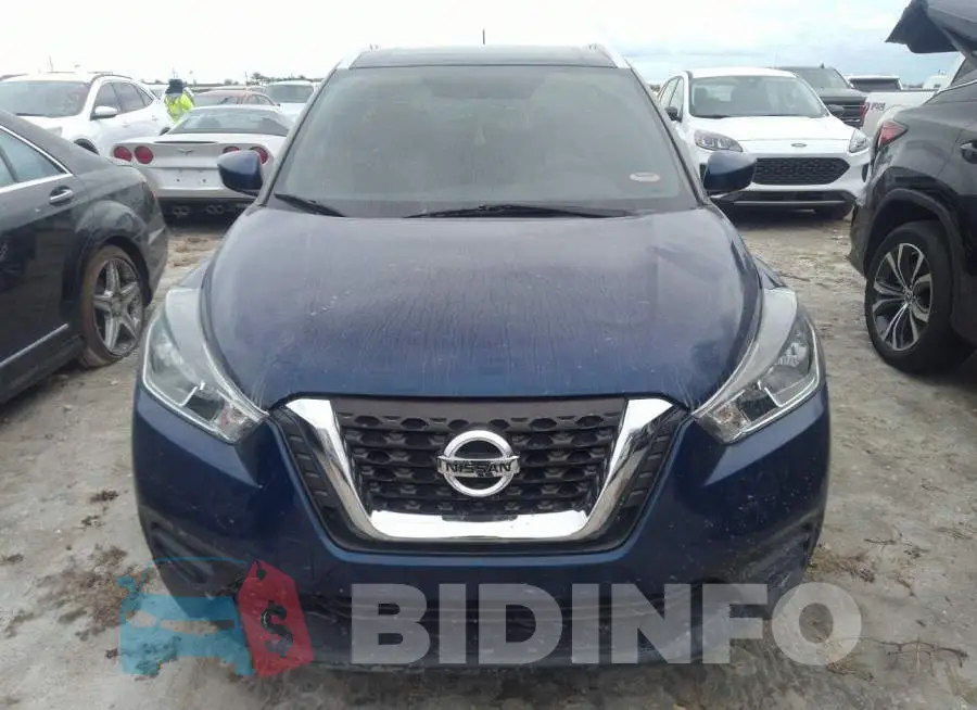 3N1CP5CU3KL505818 Photo# 6