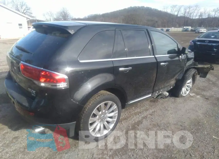 2LMDJ8JK2DBL35455 Photo# 4