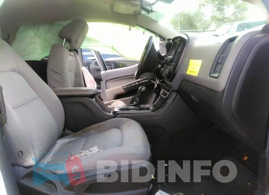 1GCHSAEA6F1175165 Photo# 5