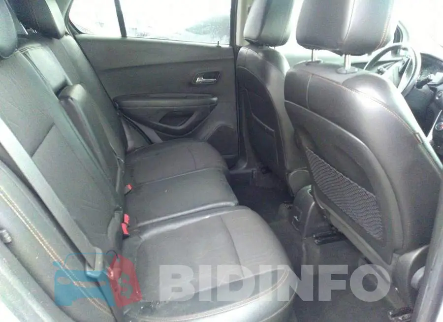 KL7CJLSB9JB728557 Photo# 8
