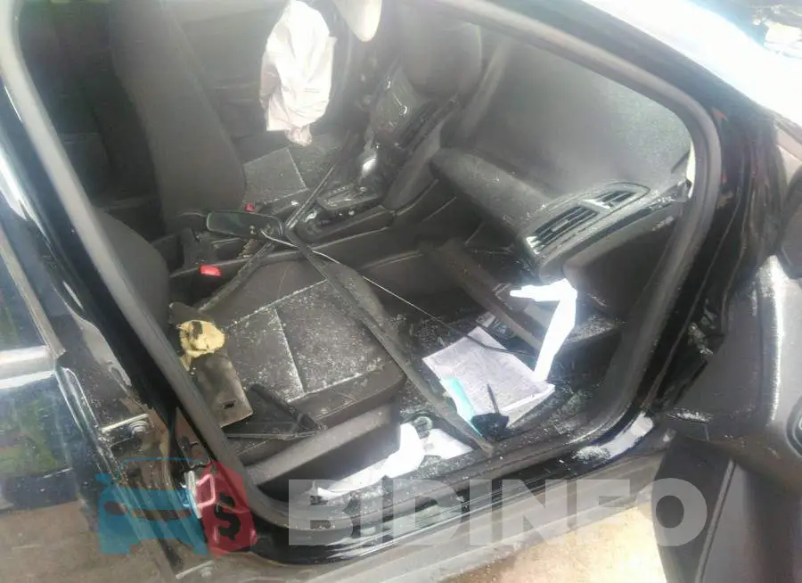 1FADP3E27HL332770 Photo# 5