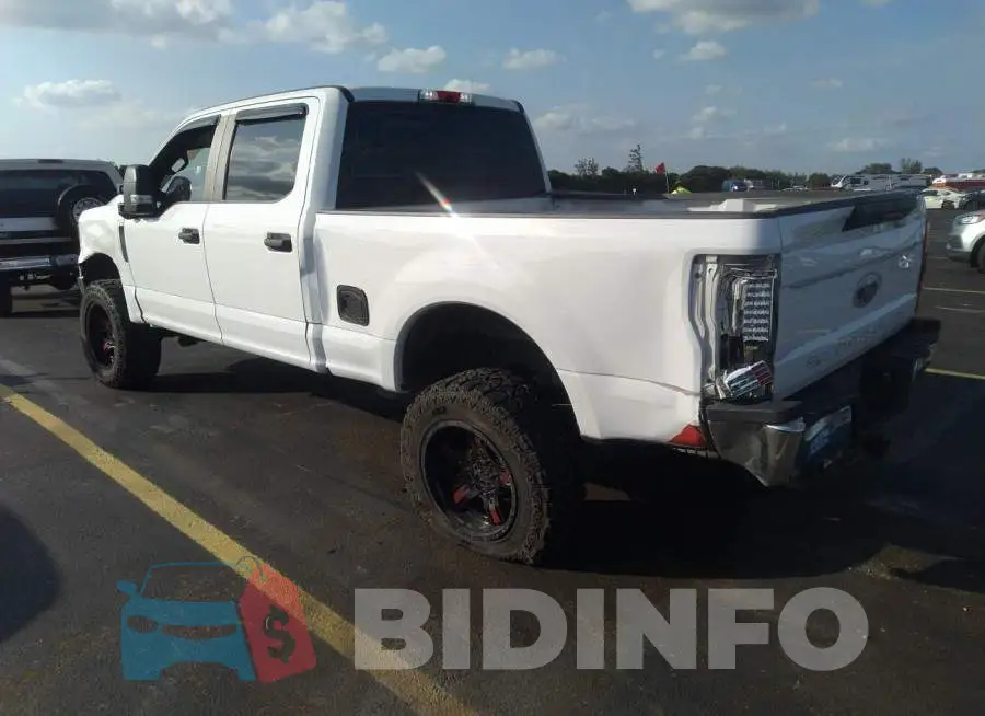 1FT7W2B67JEB87901 Photo# 3