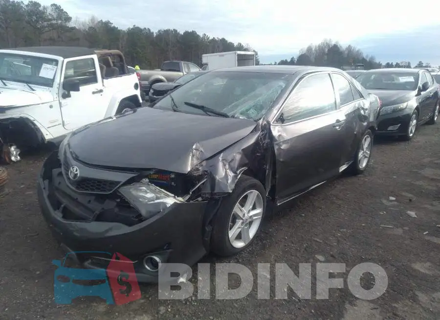 4T1BF1FK8CU151070 Photo# 2