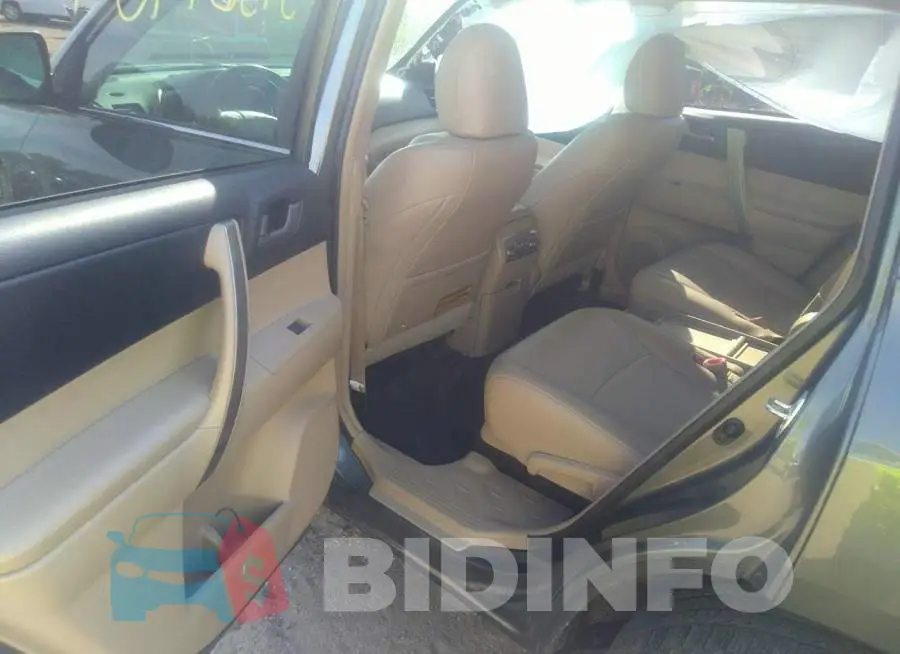 5TDBK3EH8DS211663 Photo# 8
