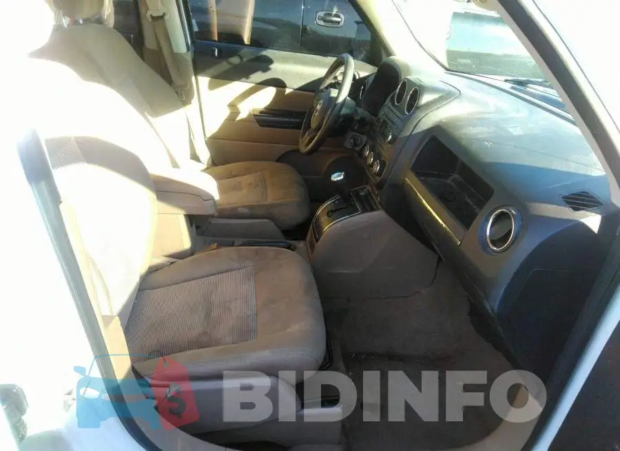 1C4NJPFB3GD604066 Photo# 5