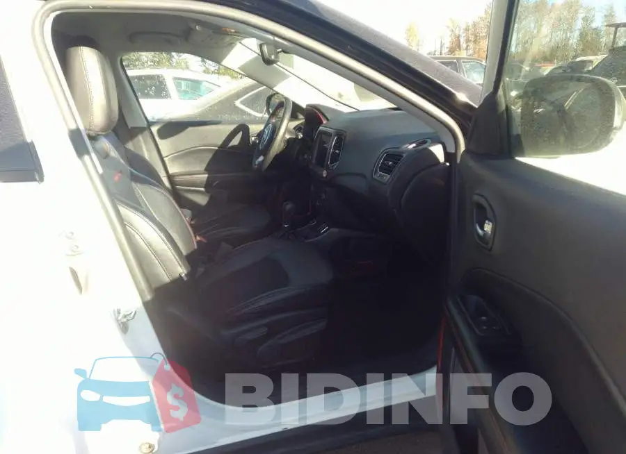 3C4NJDDB0MT529317 Photo# 5