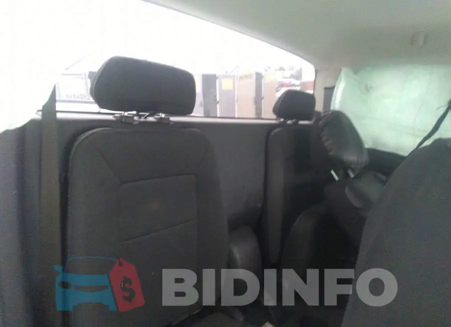 1GCHSCEA4M1206275 Photo# 8