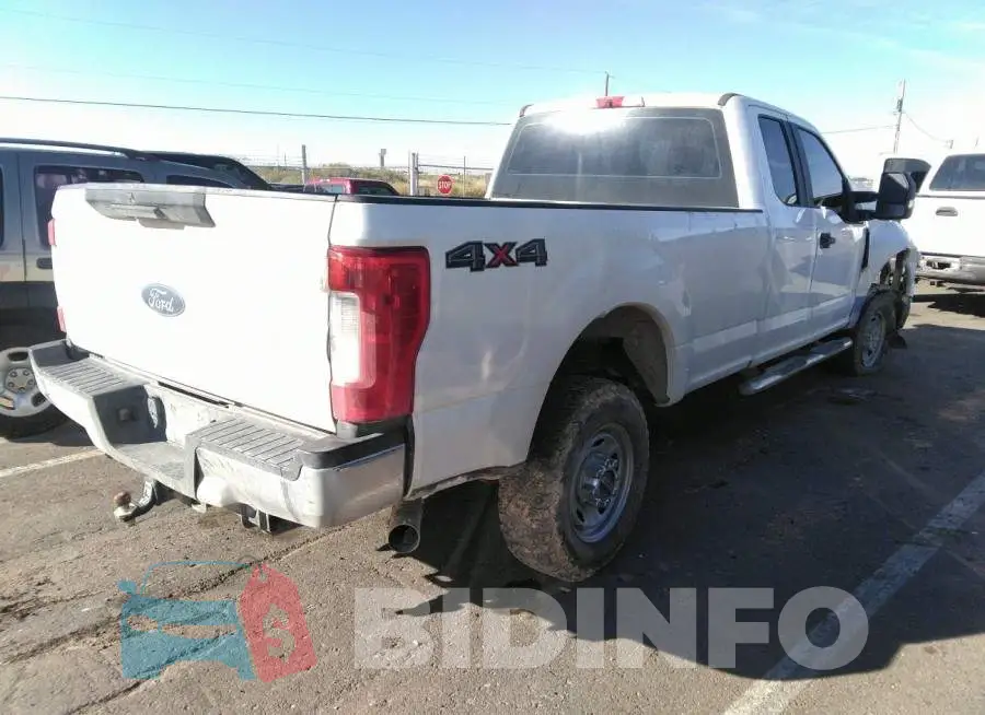 1FT7X2B60JEC49202 Photo# 4