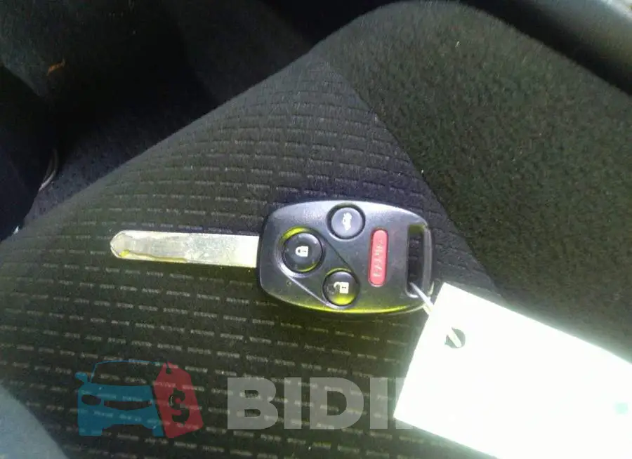 1HGCP2F74CA210416 Photo# 11