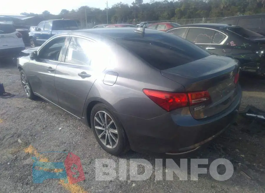 19UUB1F53JA005713 Photo# 3